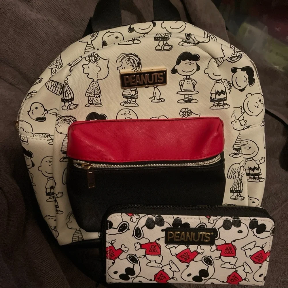 Peanuts Gang Mini Backpack White w/ Black Cartoon Drawings and wallet